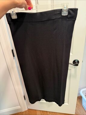 LOFT Black Ribbed Pencil Skirt